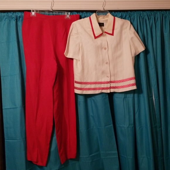 Pant suit - Picture 1 of 8